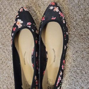 Time and Tru floral flat size 10